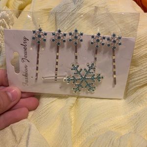 Snowflake hair pins